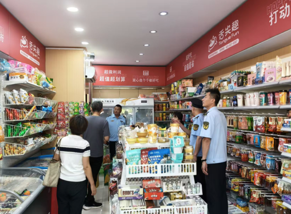 易倍策略 南苑街道凤翔社区开展“严防严控 平安护航”志愿服务活动