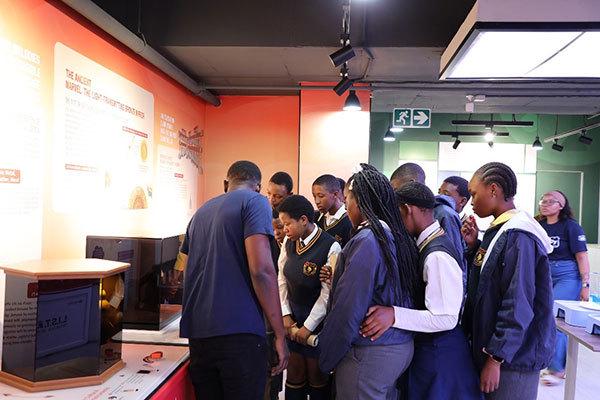 华楚新起点 “倾听科学空间”在南非约翰内斯堡开幕